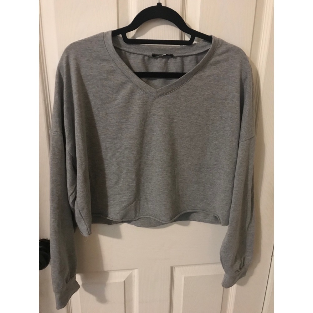 Grey crop pullover